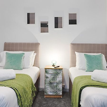 City Centre, Parking, Smart Tv'S In All Rooms Swansea Exterior photo